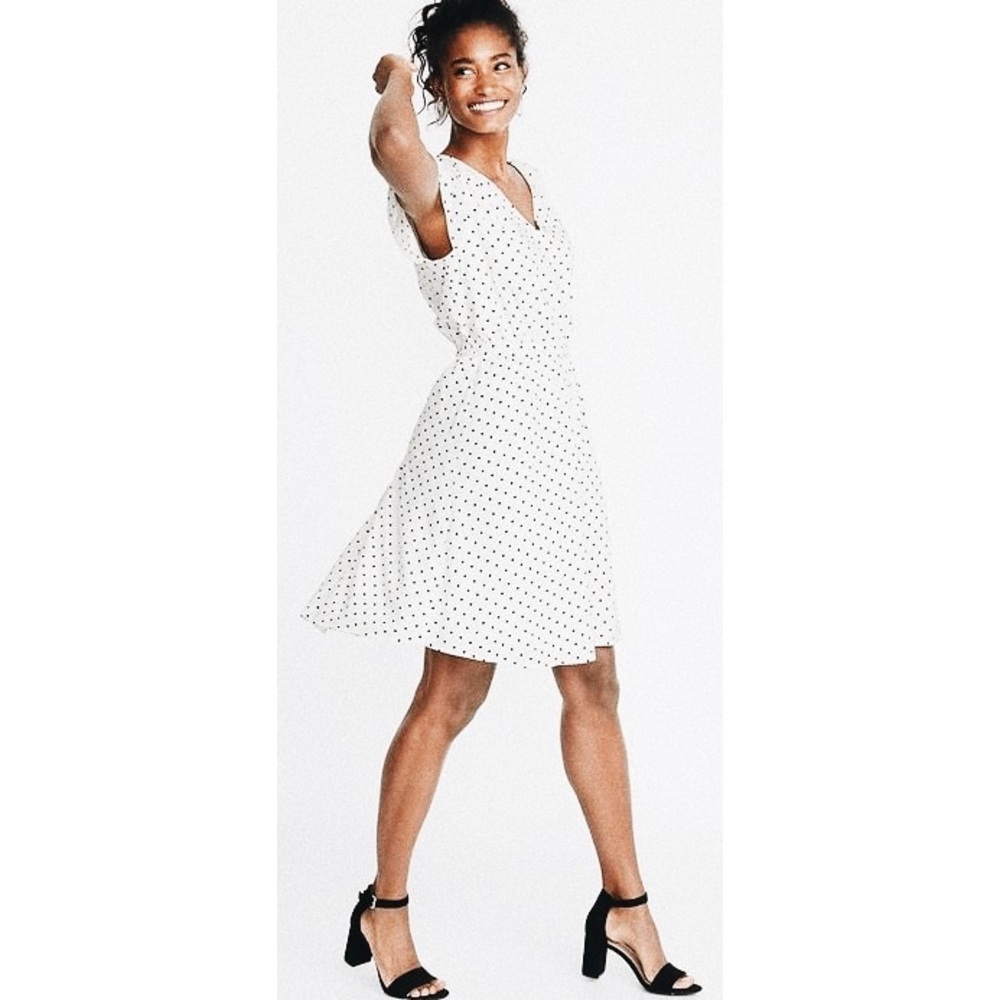 Old Navy Dotted Drawstring Dress